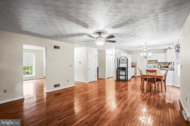 26 VIOLET DR, Hanover, PA 17331