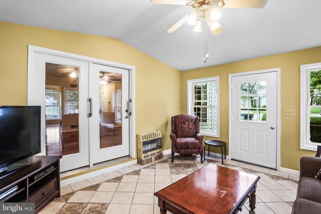 26 VIOLET DR, Hanover, PA 17331