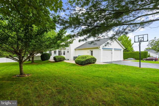 26 VIOLET DR, Hanover, PA 17331
