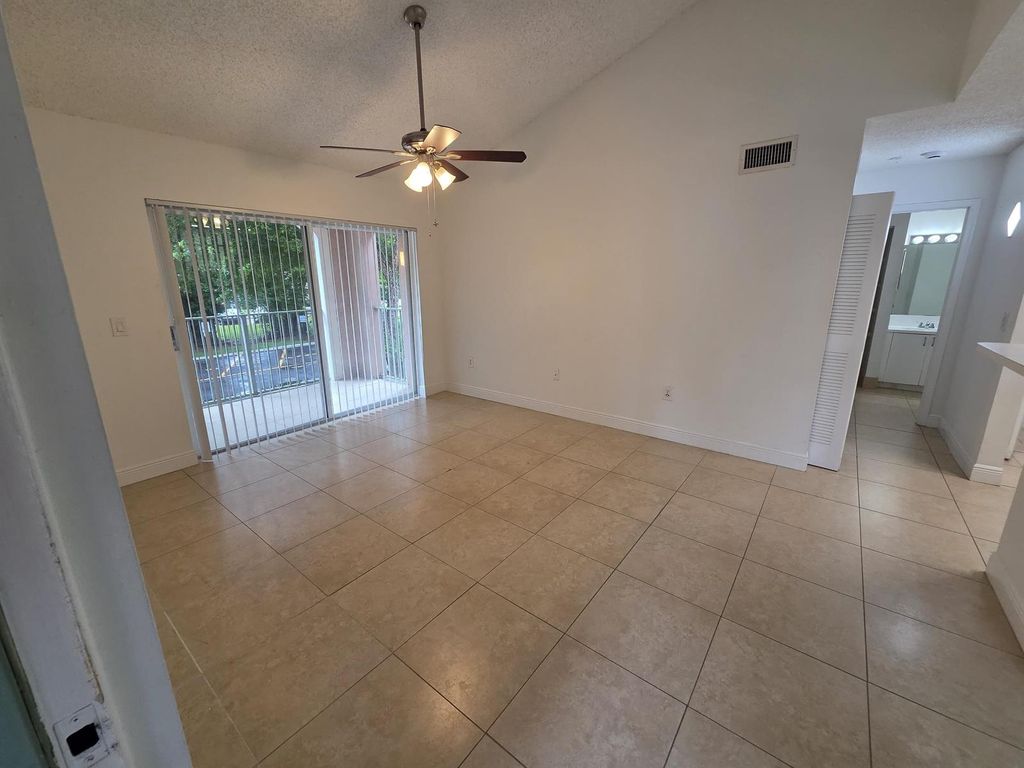 12130 SAINT ANDREWS Place 207, Miramar, FL 33025