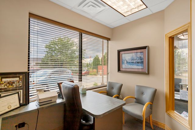 1500 CARLEMONT Drive F, Crystal Lake, IL 60014