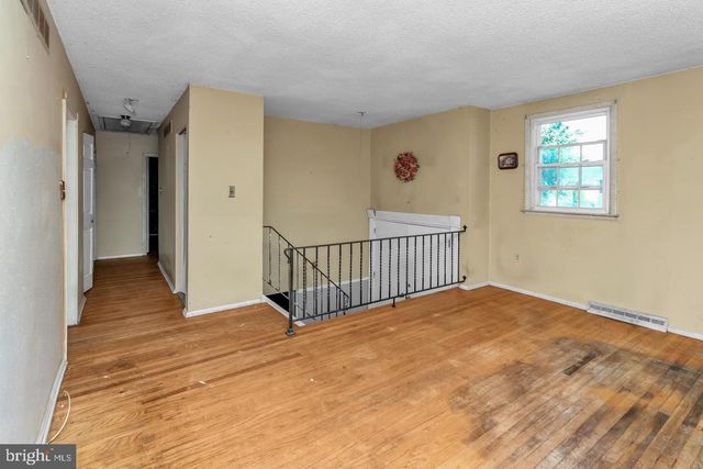 16 CONSTITUTION RD, Clementon, NJ 08021