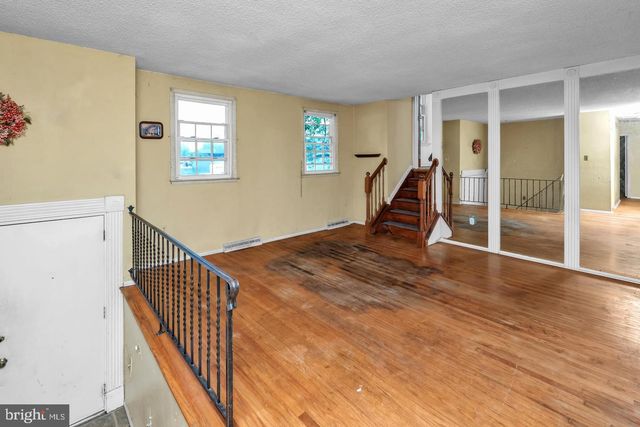 16 CONSTITUTION RD, Clementon, NJ 08021