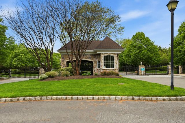 127 Elmwood Drive, Dix Hills, NY 11746