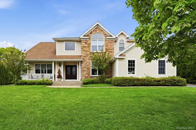 127 Elmwood Drive, Dix Hills, NY 11746