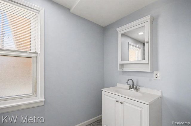 19135 Hartwell, Detroit, MI 48235