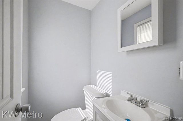 19135 Hartwell, Detroit, MI 48235