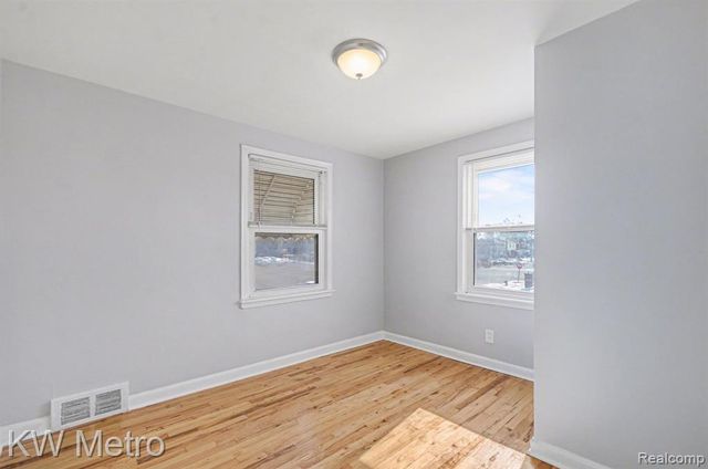 19135 Hartwell, Detroit, MI 48235