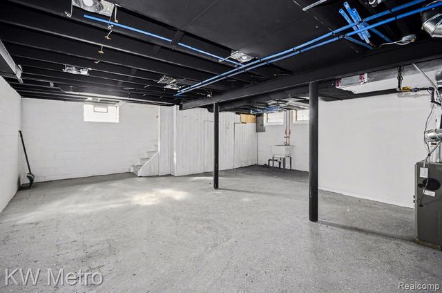 19135 Hartwell, Detroit, MI 48235