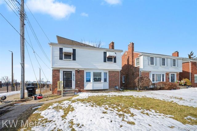 19135 Hartwell, Detroit, MI 48235