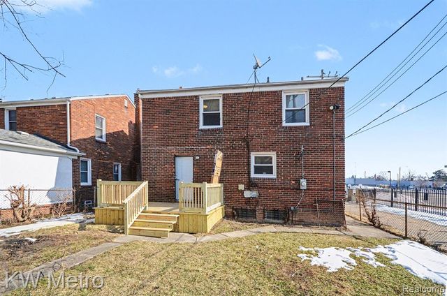 19135 Hartwell, Detroit, MI 48235