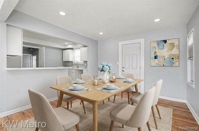 19135 Hartwell, Detroit, MI 48235