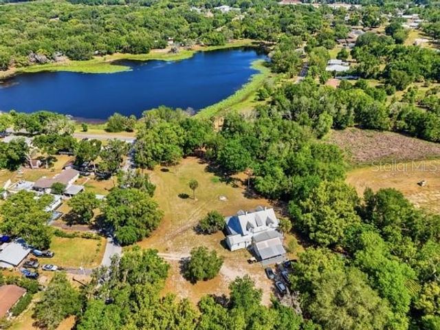 511 E MIRROR LAKE DRIVE, Fruitland Park, FL 34731