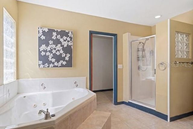 511 E MIRROR LAKE DRIVE, Fruitland Park, FL 34731