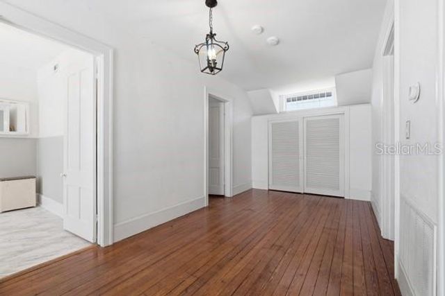 511 E MIRROR LAKE DRIVE, Fruitland Park, FL 34731