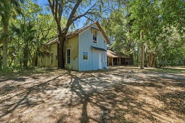 511 E MIRROR LAKE DRIVE, Fruitland Park, FL 34731