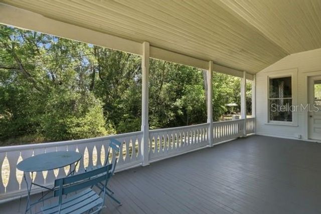 511 E MIRROR LAKE DRIVE, Fruitland Park, FL 34731