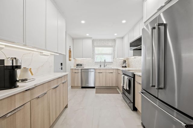 511 BAYSHORE Drive 603, Fort Lauderdale, FL 33304