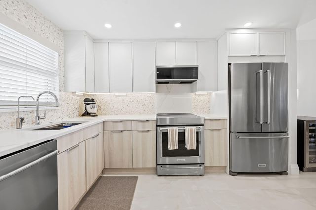 511 BAYSHORE Drive 603, Fort Lauderdale, FL 33304