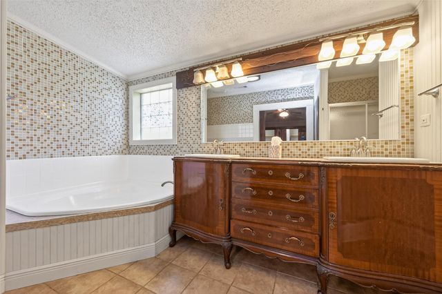 7705 Bryan Lane, Montgomery, TX 77316