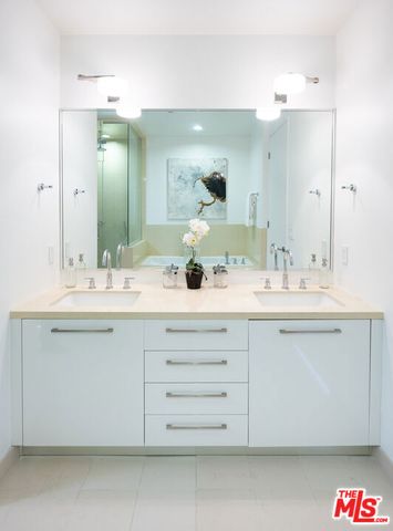 3111 Via Dolce 903, Marina Del Rey, CA 90292