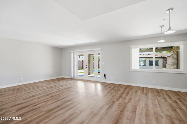 2515 S PALM Drive, Tempe, AZ 85282