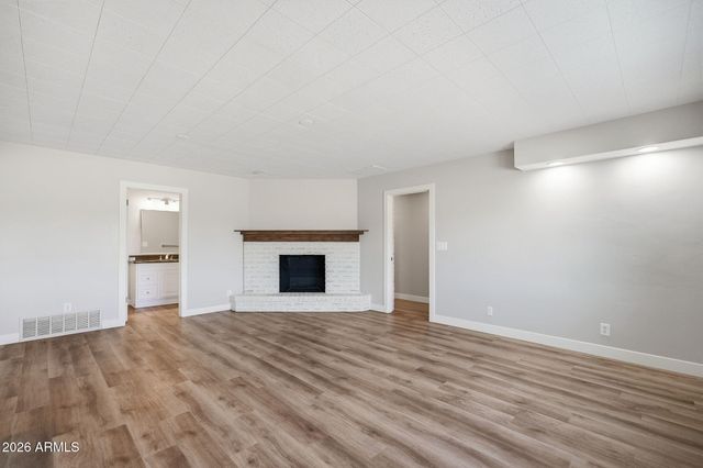 2515 S PALM Drive, Tempe, AZ 85282