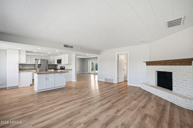 2515 S PALM Drive, Tempe, AZ 85282