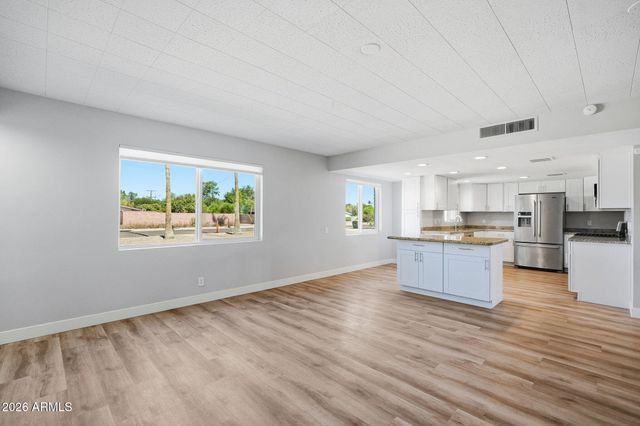2515 S PALM Drive, Tempe, AZ 85282