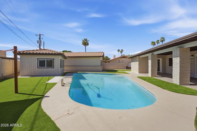 2515 S PALM Drive, Tempe, AZ 85282
