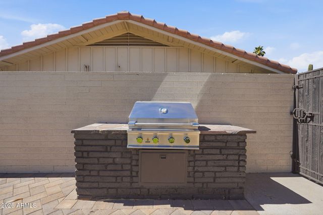 2515 S PALM Drive, Tempe, AZ 85282
