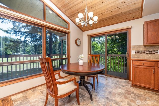 70 N Handicap Place, Hoodsport, WA 98548
