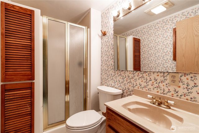 70 N Handicap Place, Hoodsport, WA 98548