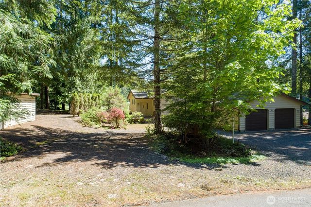 70 N Handicap Place, Hoodsport, WA 98548