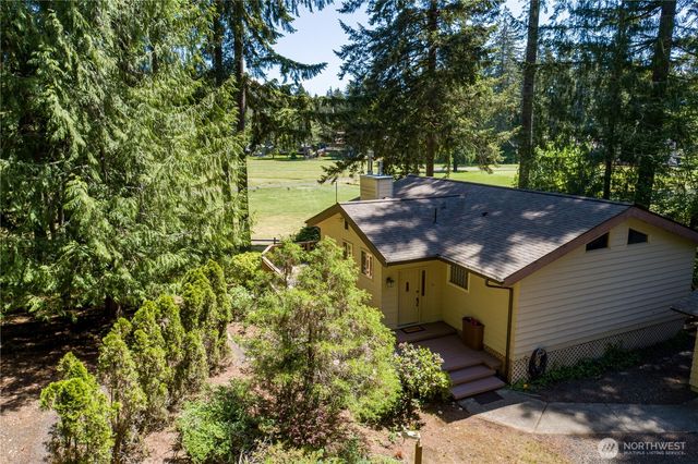 70 N Handicap Place, Hoodsport, WA 98548