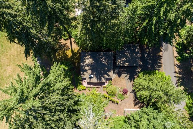 70 N Handicap Place, Hoodsport, WA 98548