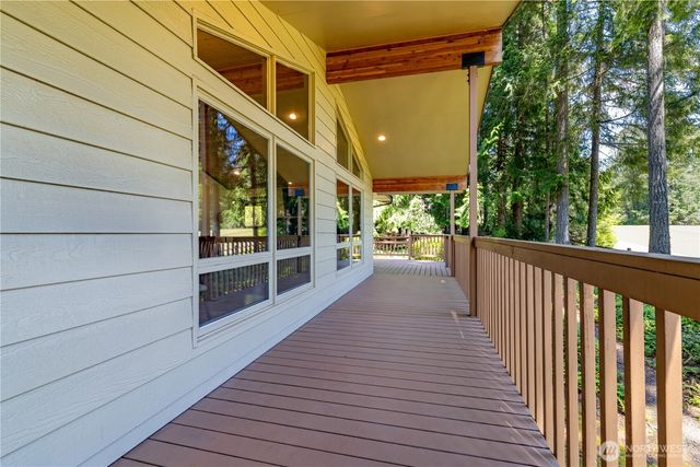70 N Handicap Place, Hoodsport, WA 98548