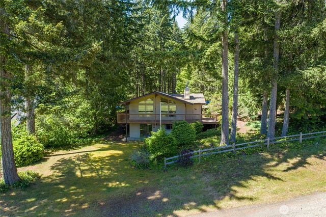 70 N Handicap Place, Hoodsport, WA 98548