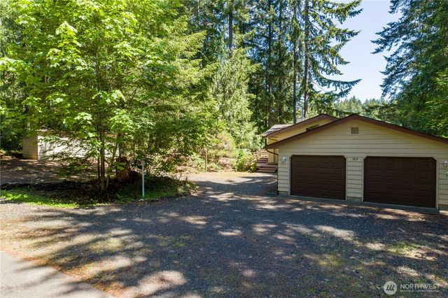 70 N Handicap Place, Hoodsport, WA 98548