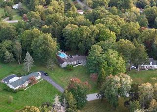 15 Merry Hill Road, Poughkeepsie, NY 12603