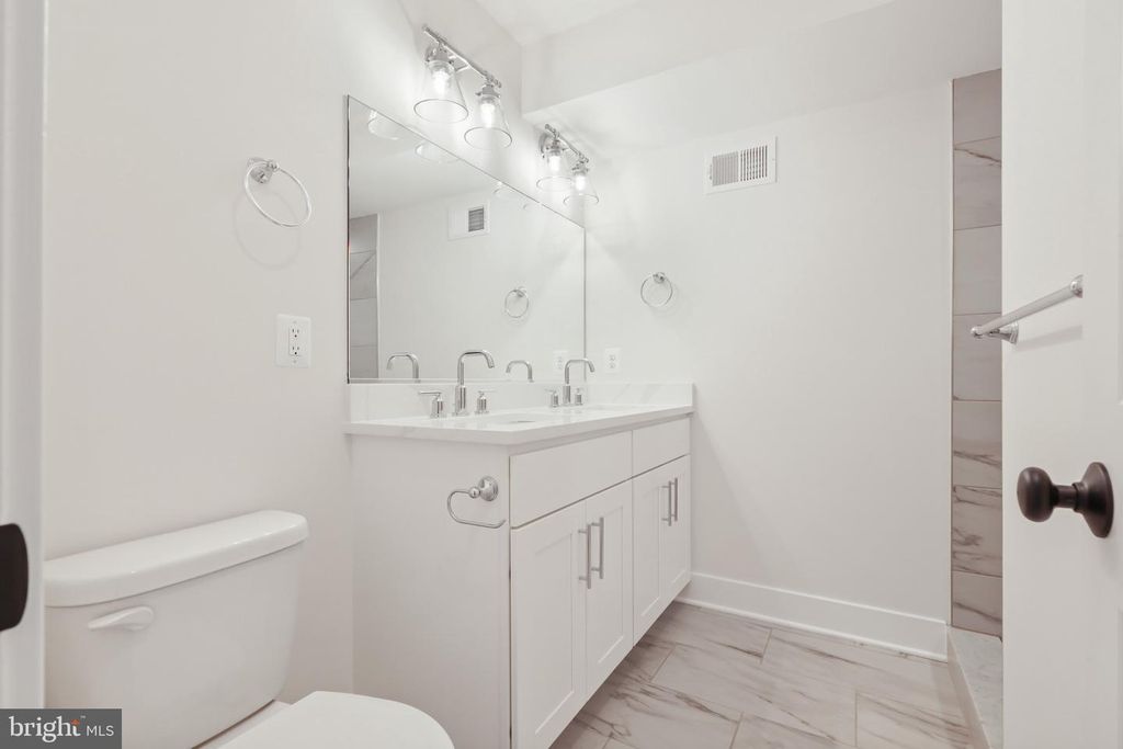 1709 COVINGTON ST, Baltimore, MD 21230