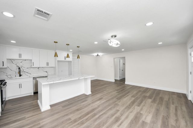 918 Loper Street, Houston, TX 77017