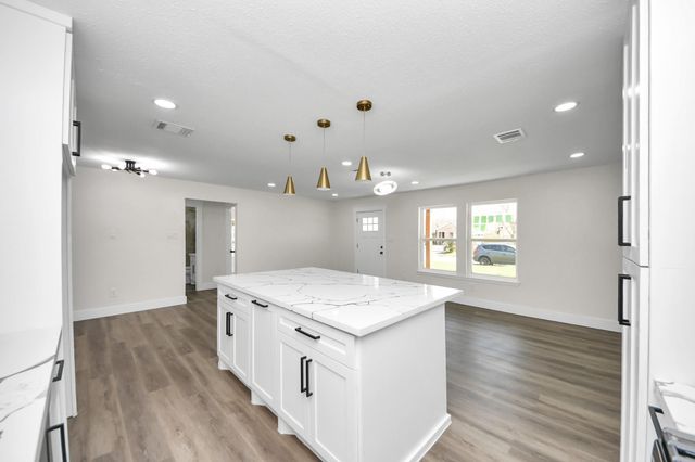 918 Loper Street, Houston, TX 77017