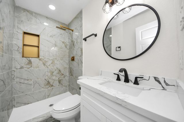 918 Loper Street, Houston, TX 77017