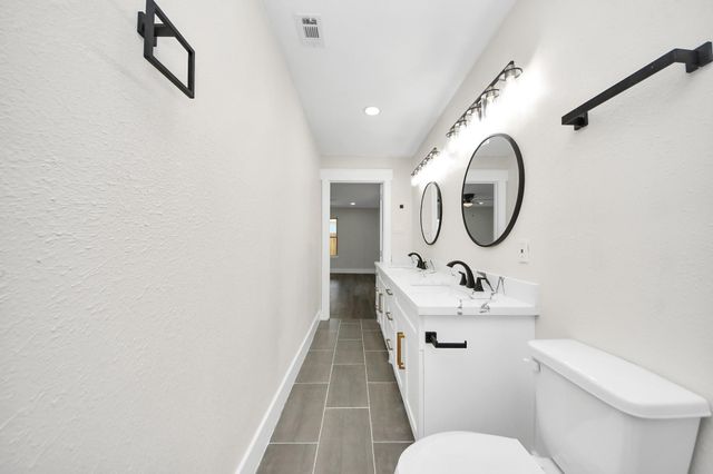 918 Loper Street, Houston, TX 77017