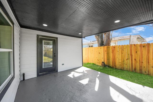 918 Loper Street, Houston, TX 77017