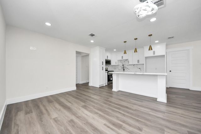 918 Loper Street, Houston, TX 77017