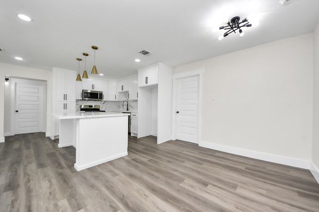 918 Loper Street, Houston, TX 77017