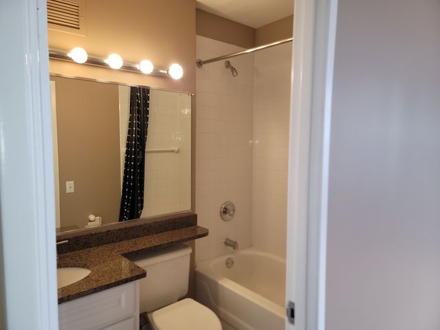 3660 N Lake Shore Drive 4713, Chicago, IL 60613