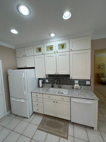 21561 Wolf Lake Court, Crest Hill, IL 60403